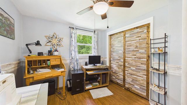 4020 N BALLARD ROAD, Appleton, WI 54913