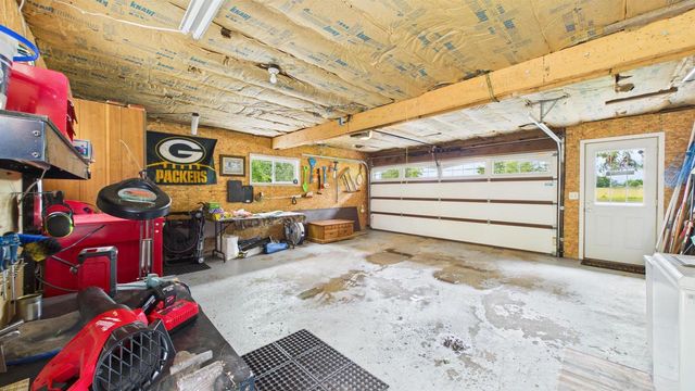 4020 N BALLARD ROAD, Appleton, WI 54913