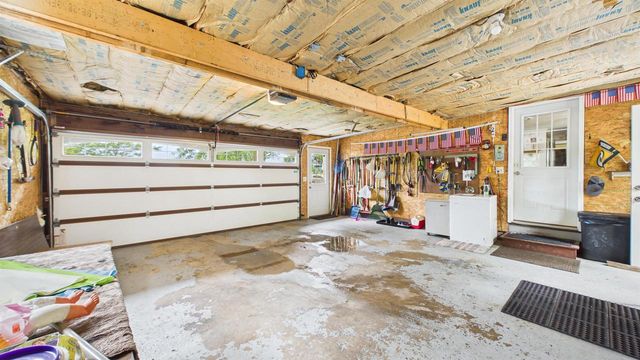 4020 N BALLARD ROAD, Appleton, WI 54913