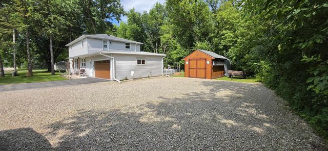 4020 N BALLARD ROAD, Appleton, WI 54913