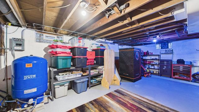 4020 N BALLARD ROAD, Appleton, WI 54913