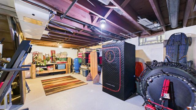 4020 N BALLARD ROAD, Appleton, WI 54913
