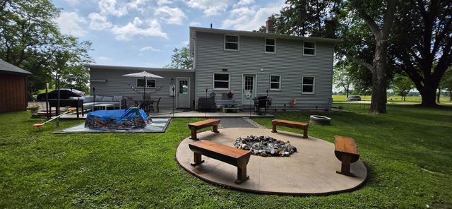4020 N BALLARD ROAD, Appleton, WI 54913