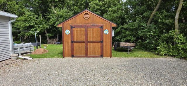 4020 N BALLARD ROAD, Appleton, WI 54913
