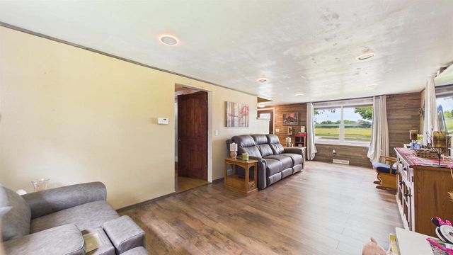 4020 N BALLARD ROAD, Appleton, WI 54913