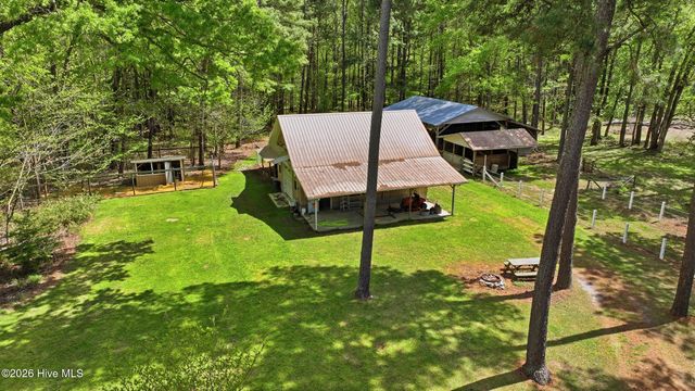 2639 Nc Highway 211, Clarkton, NC 28433