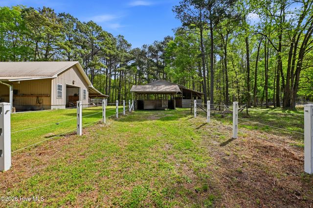 2639 Nc Highway 211, Clarkton, NC 28433