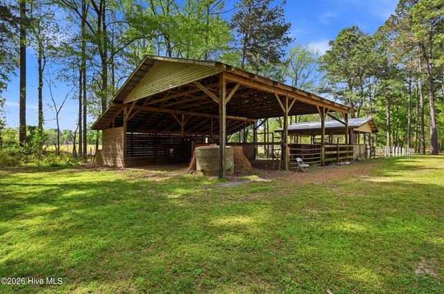 2639 Nc Highway 211, Clarkton, NC 28433