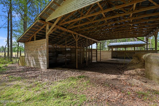 2639 Nc Highway 211, Clarkton, NC 28433