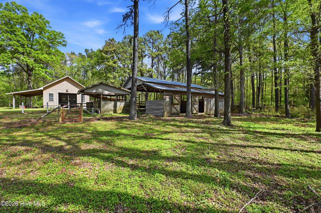 2639 Nc Highway 211, Clarkton, NC 28433