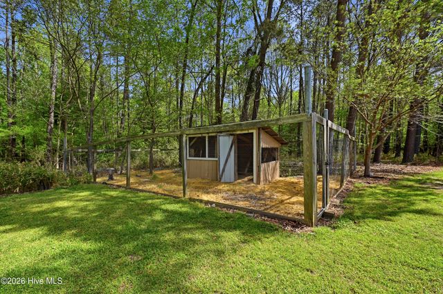 2639 Nc Highway 211, Clarkton, NC 28433