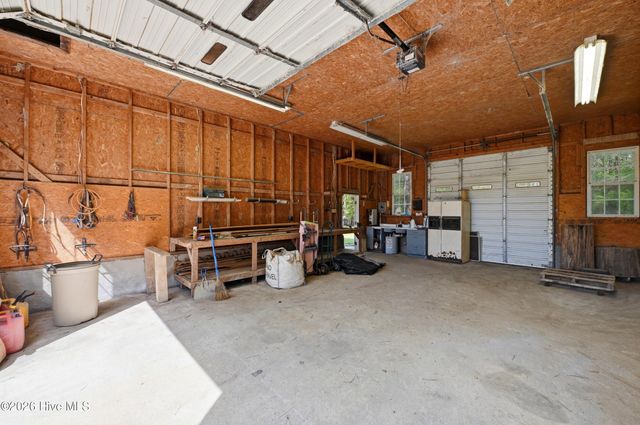 2639 Nc Highway 211, Clarkton, NC 28433