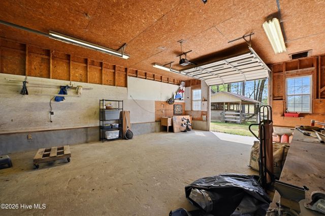 2639 Nc Highway 211, Clarkton, NC 28433