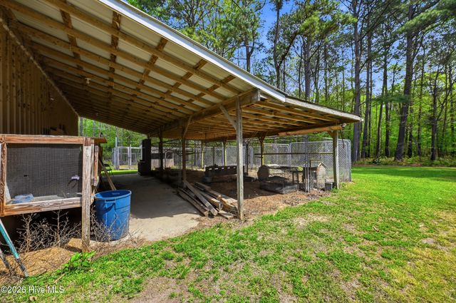 2639 Nc Highway 211, Clarkton, NC 28433