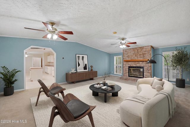 2639 Nc Highway 211, Clarkton, NC 28433