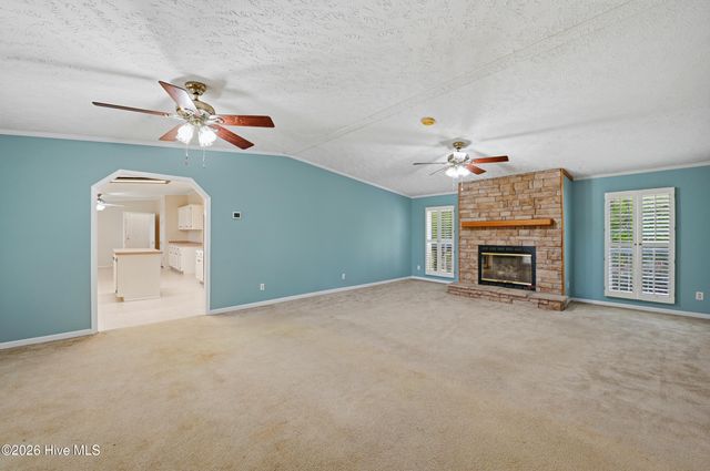 2639 Nc Highway 211, Clarkton, NC 28433