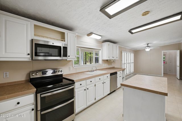 2639 Nc Highway 211, Clarkton, NC 28433