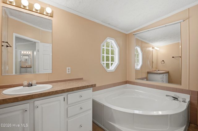 2639 Nc Highway 211, Clarkton, NC 28433