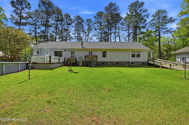2639 Nc Highway 211, Clarkton, NC 28433