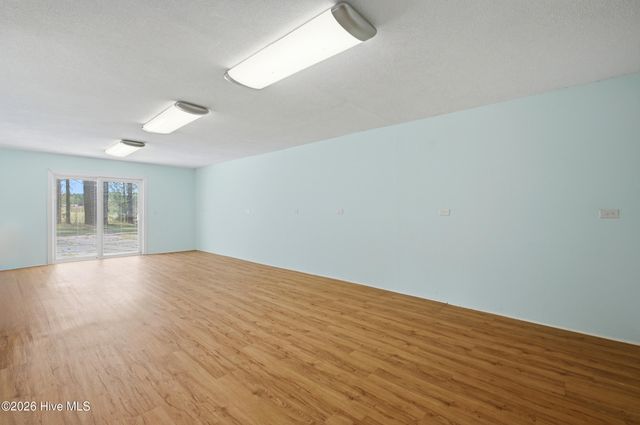 2639 Nc Highway 211, Clarkton, NC 28433