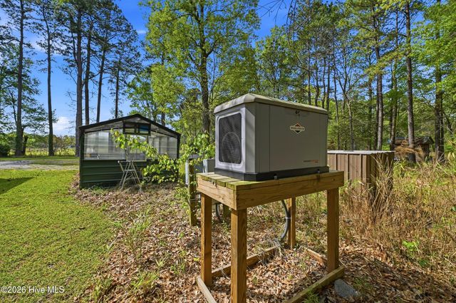 2639 Nc Highway 211, Clarkton, NC 28433