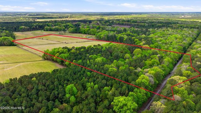 2639 Nc Highway 211, Clarkton, NC 28433