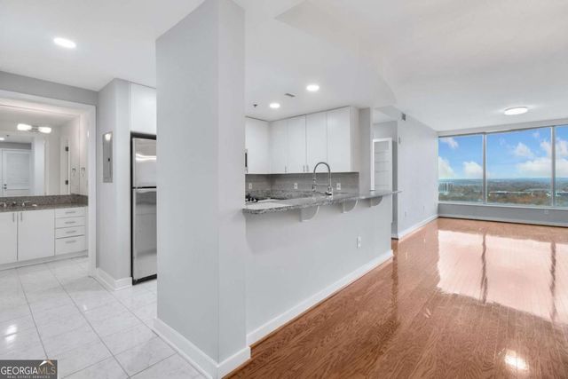 3338 Peachtree Road NE 2401, Atlanta, GA 30326