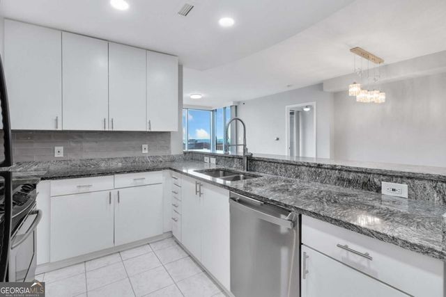 3338 Peachtree Road NE 2401, Atlanta, GA 30326