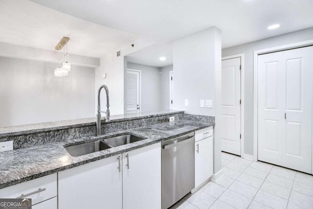 3338 Peachtree Road NE 2401, Atlanta, GA 30326