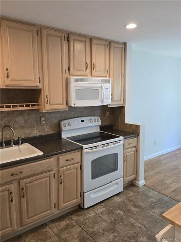 1506 Pondcrest Lane, White Plains, NY 10607