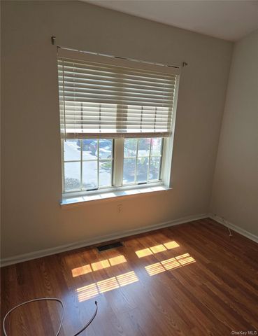 1506 Pondcrest Lane, White Plains, NY 10607