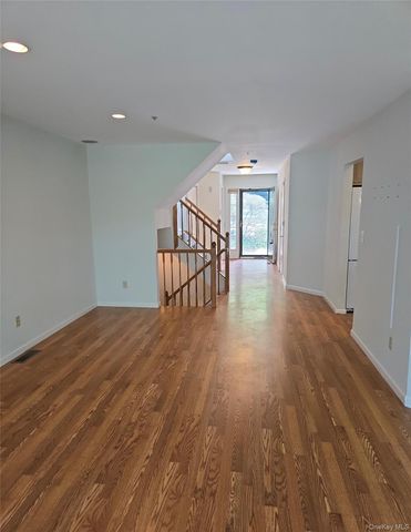 1506 Pondcrest Lane, White Plains, NY 10607