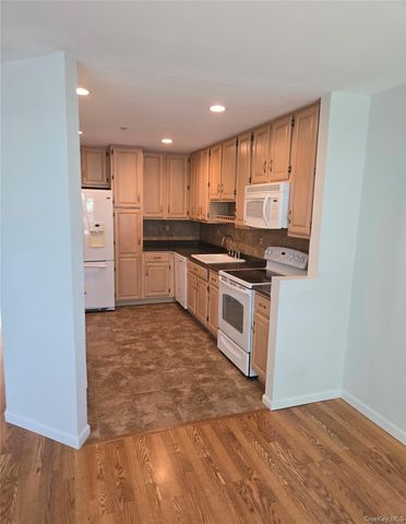 1506 Pondcrest Lane, White Plains, NY 10607