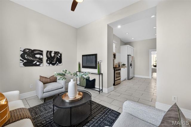 2811 Missouri Avenue, St Louis, MO 63118