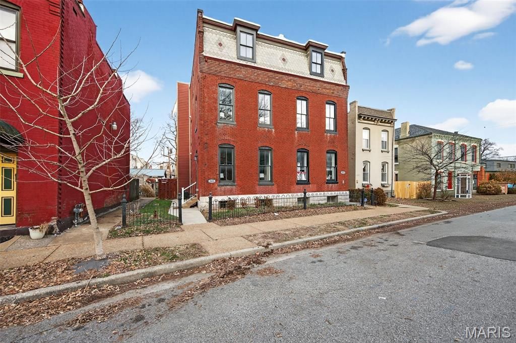 2811 Missouri Avenue, St Louis, MO 63118