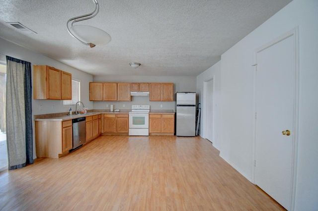 5750 Quay Drive NE, Rio Rancho, NM 87144