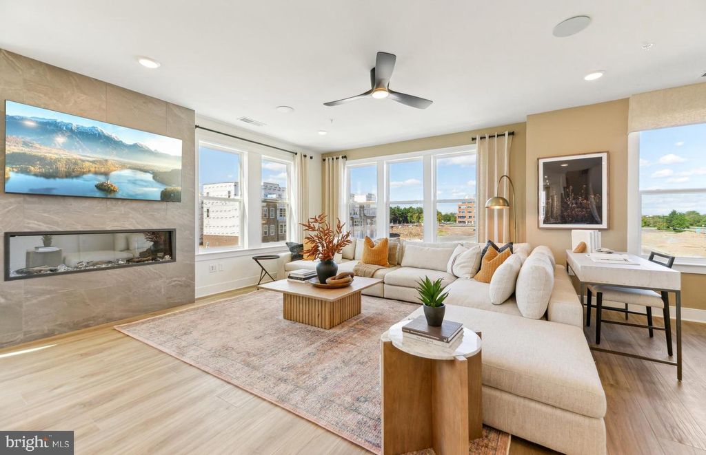 19842 LAVENDER DUST SQ, Ashburn, VA 20147