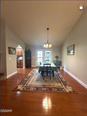 2449 Oakview Lane, Sevierville, TN 37876
