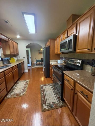 2449 Oakview Lane, Sevierville, TN 37876
