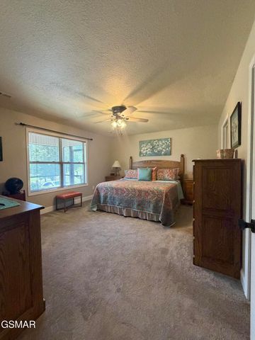 2449 Oakview Lane, Sevierville, TN 37876