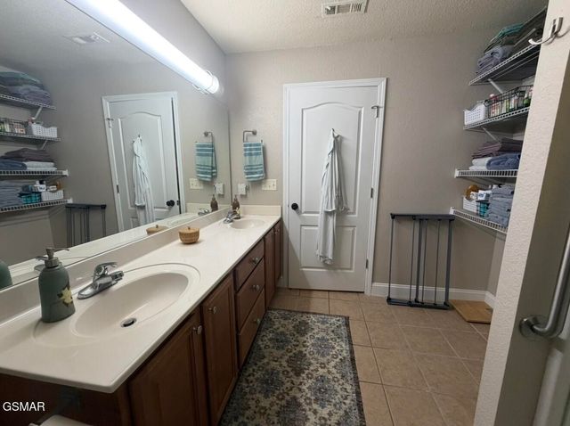 2449 Oakview Lane, Sevierville, TN 37876