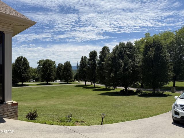 2449 Oakview Lane, Sevierville, TN 37876