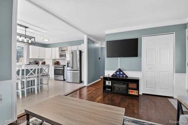 39209 Nottingham Street, Westland, MI 48186