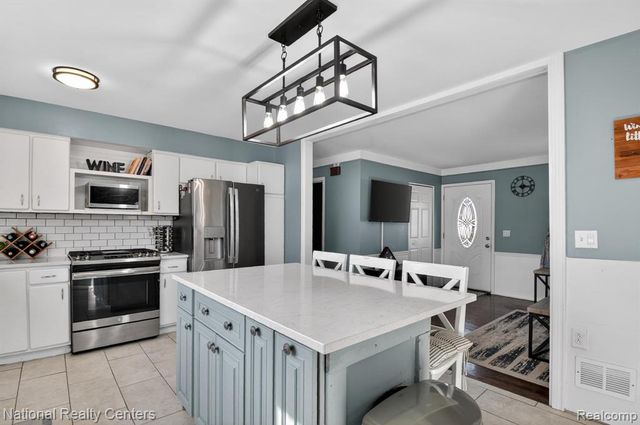 39209 Nottingham Street, Westland, MI 48186