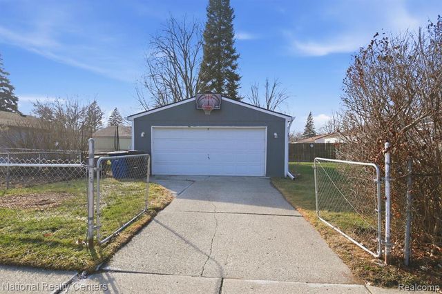 39209 Nottingham Street, Westland, MI 48186