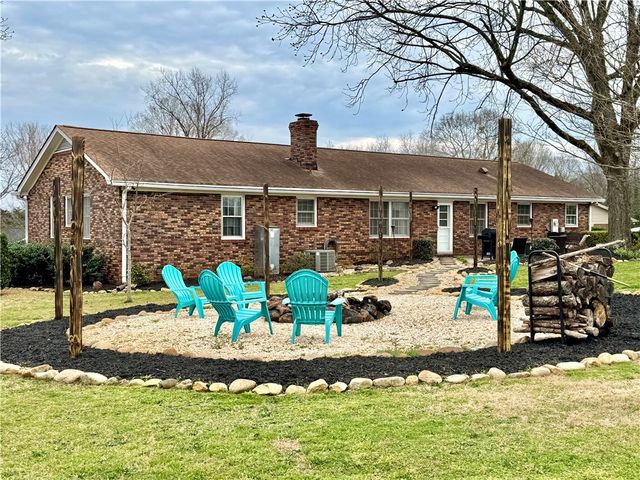 104 Lark Lane, Anderson, SC 29625