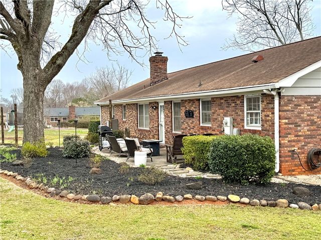 104 Lark Lane, Anderson, SC 29625