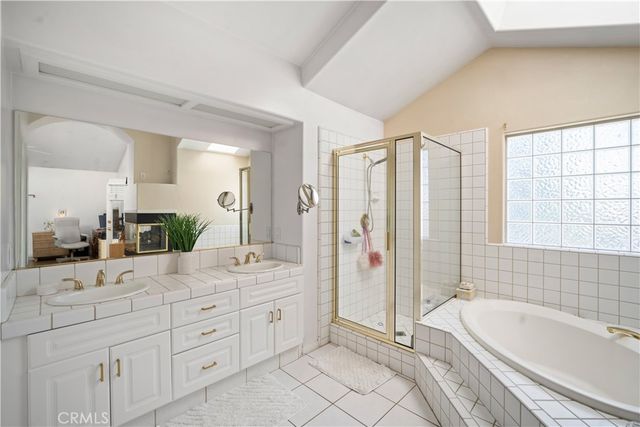 11015 Lakewood Court, Bakersfield, CA 93312