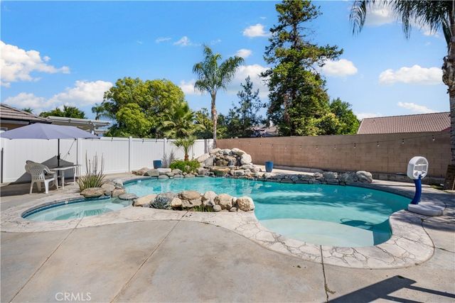 11015 Lakewood Court, Bakersfield, CA 93312