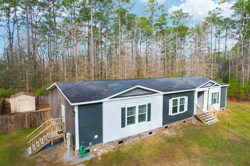 Image 2 of property listing at 35 Dalmation Court, Round O, SC 29474